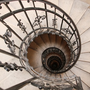 Eine steinerne Wendeltreppe